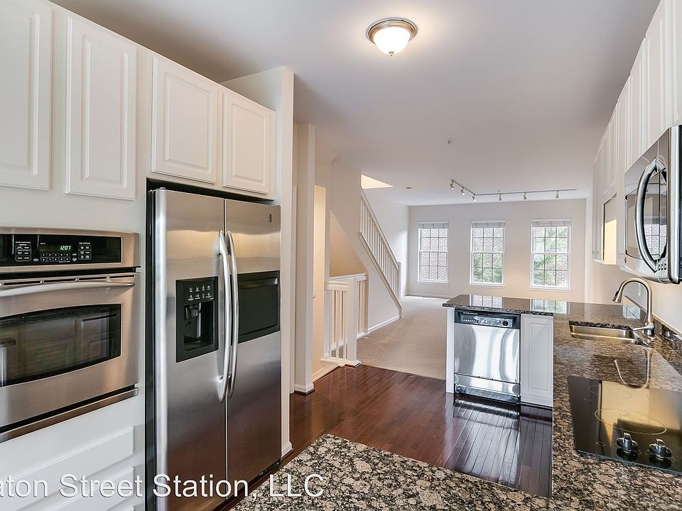 1st image of 546 Graten St #1