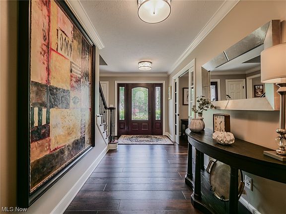 2nd image of 432 Sandhurst Dr