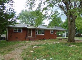 100 Stewart St, Huntland, TN 37345