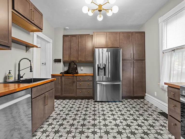419 S Van Buren Ave — Photo 16