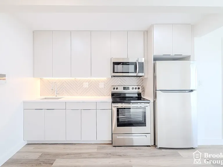 101-19 Rockaway Beach Blvd #2Q — Photo 3