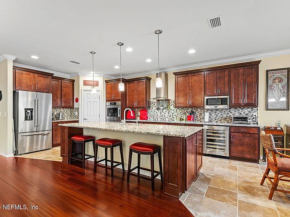 2nd image of 93 LANTERN OAK Lane
