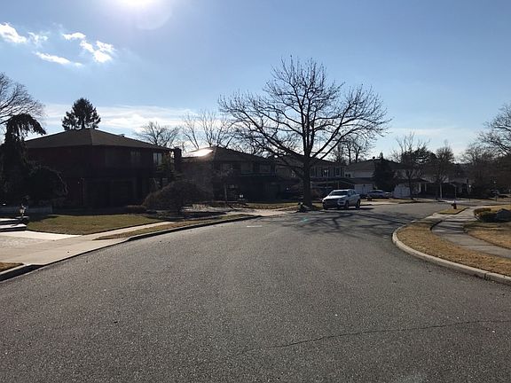 4th image of 32 Knolls Dr