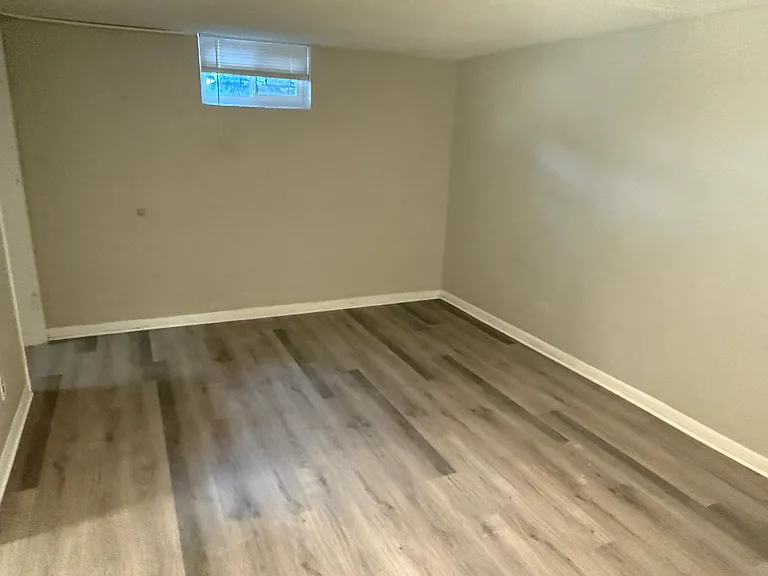 2601 S Lincoln St — Photo 12