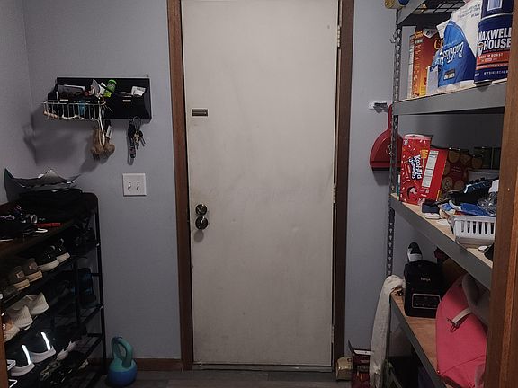 5th image of 959 Cross Country Dr W #A