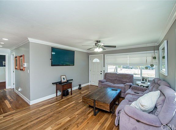5th image of 4662 Hillside Ave