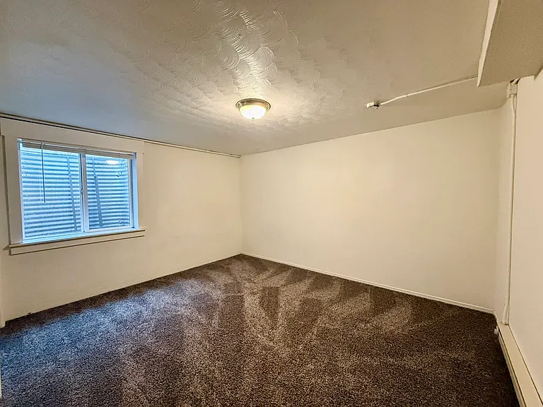 610 Cowan St #1/2 — Photo 10
