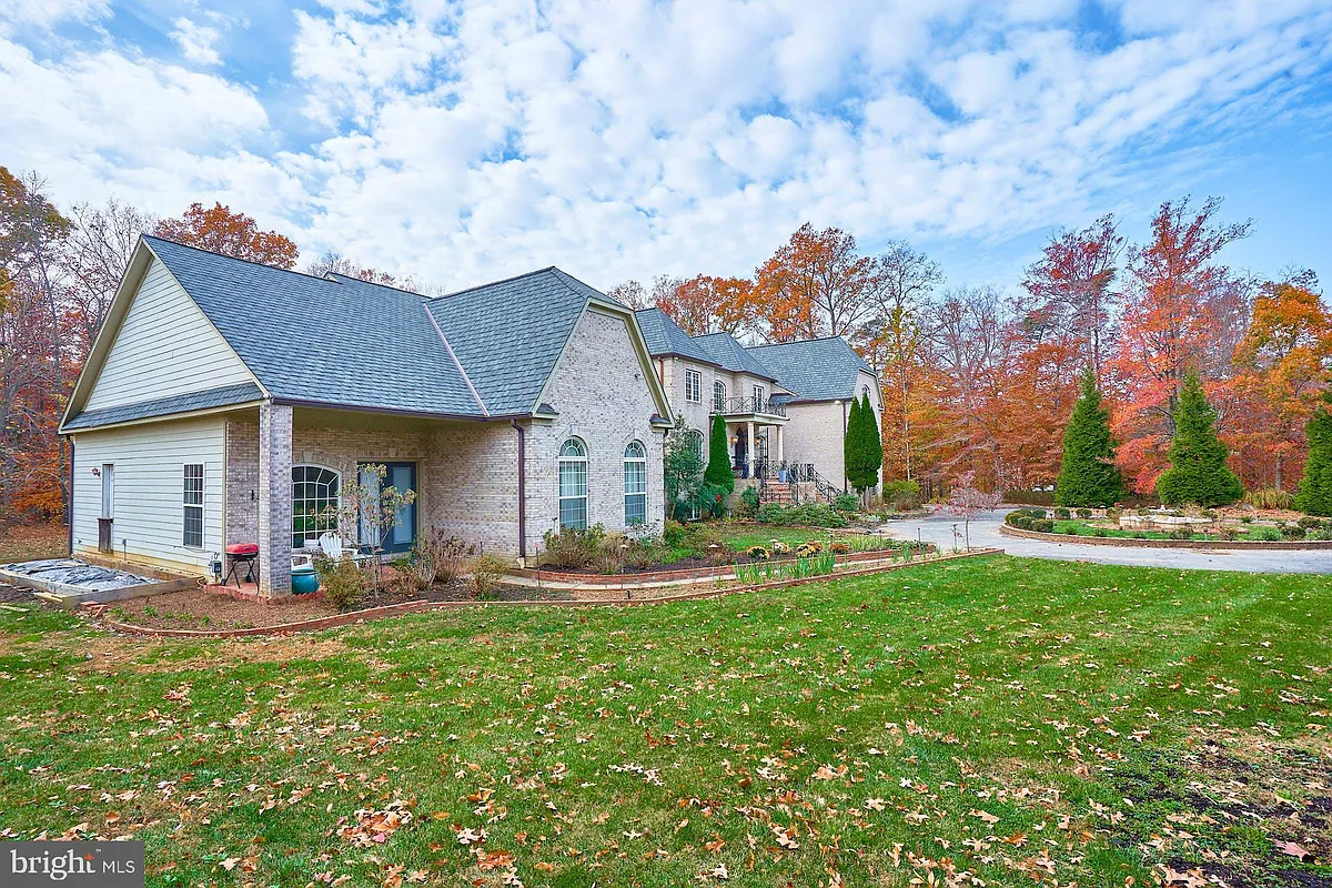 Building Photo - 12815 Braddock Rd