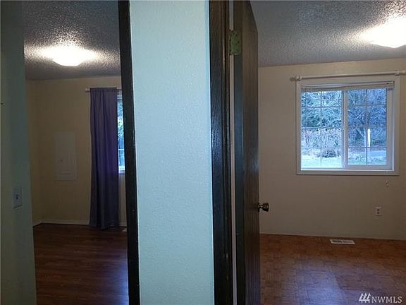 5th image of 7510 Locust Ave E