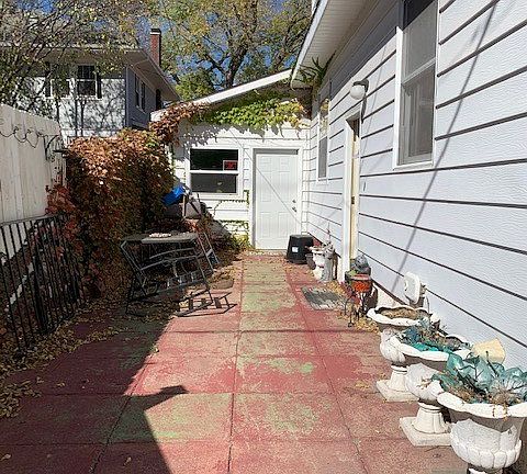 4th image of 112 S Broadwell Ave