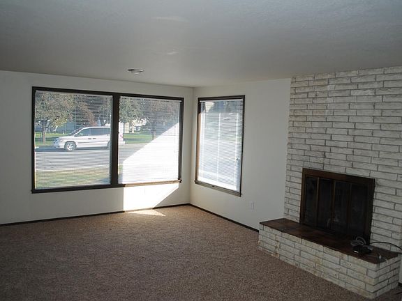 2nd image of 124 N Garfield Ave