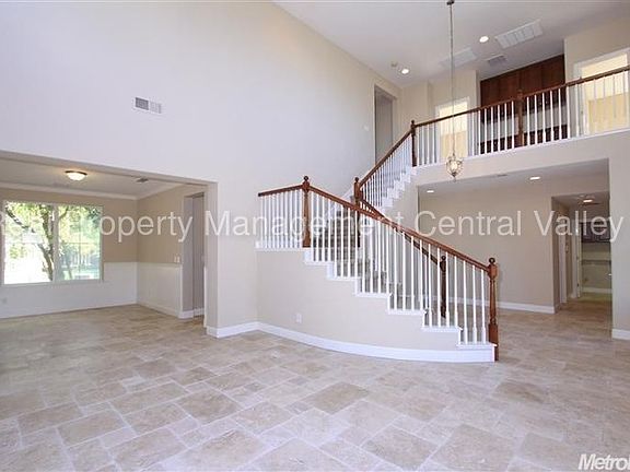 3rd image of 506 W Viento St