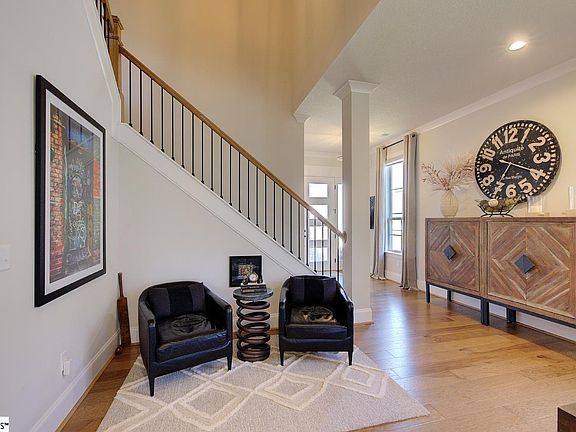 5th image of 321 Bonnell Rd