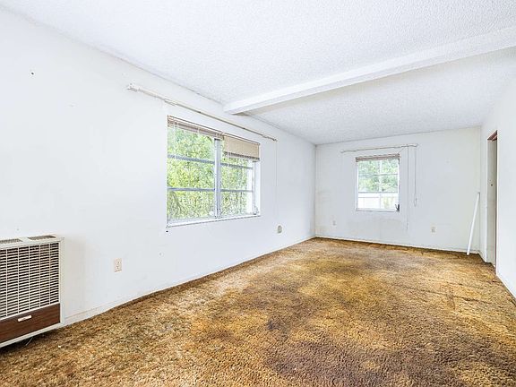 4th image of 10559 160th St