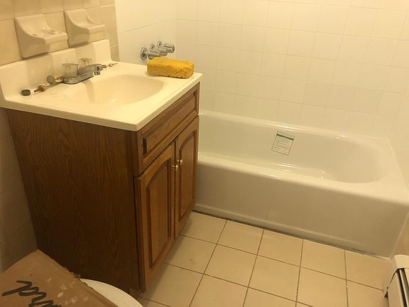 3rd image of 1428 Doris St