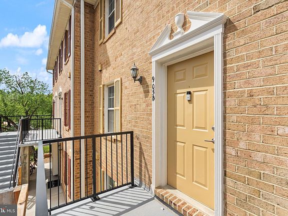 3rd image of 905 S Rolfe St #2