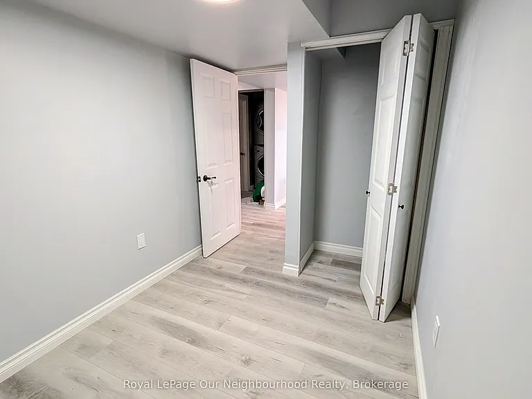 31 Terry Cres #LOWER — Photo 5