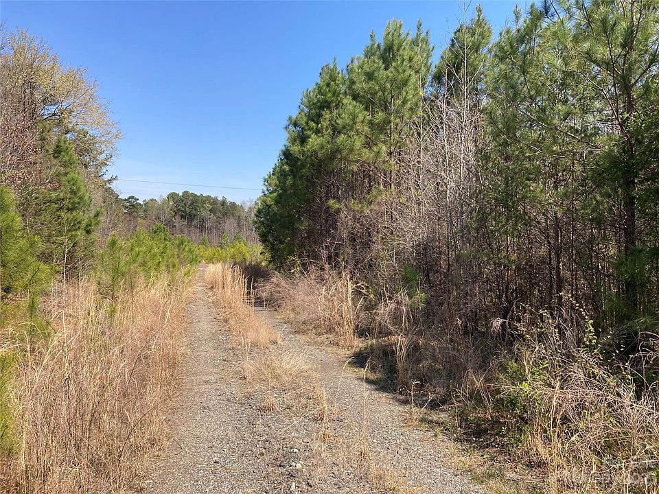 2nd image of 476 Fern Hill Rd