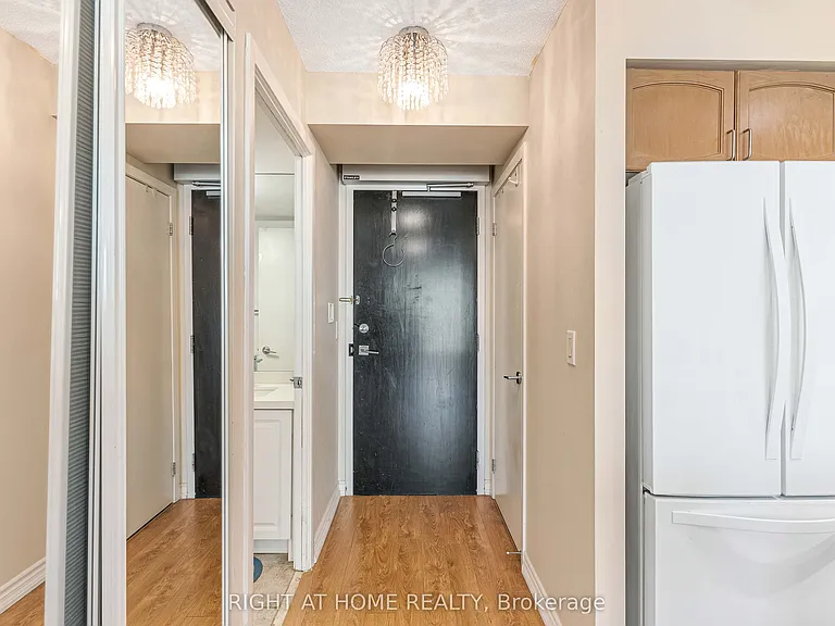 231 Fort York Blvd #1807 — Photo 8