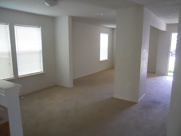 2nd image of 1033 Vamonos Dr