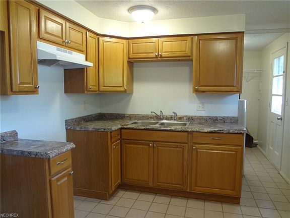 5th image of 9089 Coventry Dr