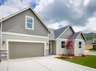 987 SE Sharon Ave, Roseburg, OR 97470