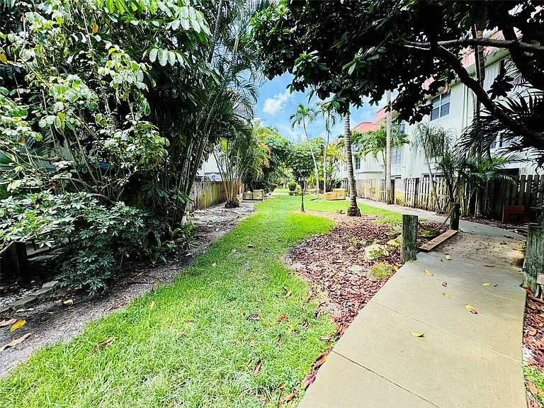 805 W Oakland Park Blvd #E5 — Photo 19