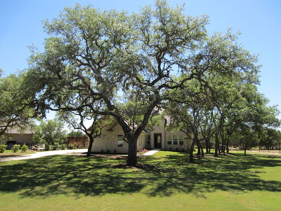 1077 Linden Loop