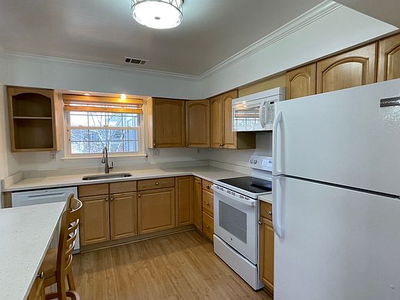 2nd image of 2898 Madeira Ct