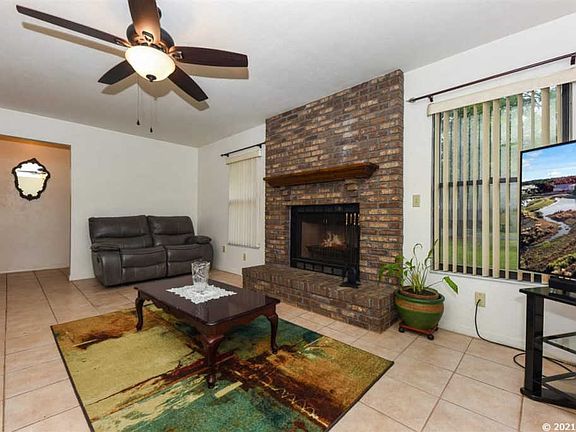 4th image of 3201 NW 68th Ave