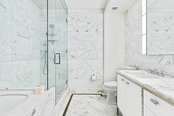 Sold by Compass | media 21