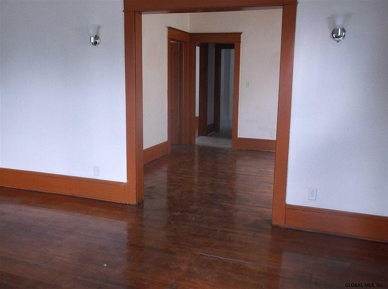 3rd image of 243 Northern Boulevard