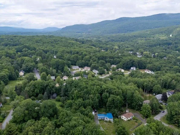 8 Cobb Hill Road, Camden, ME 04843