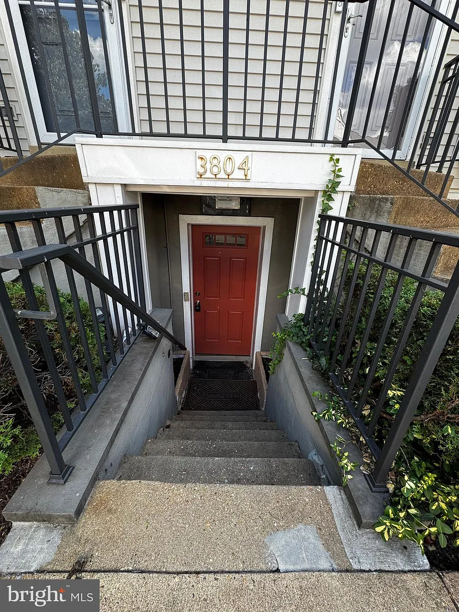 Building Photo - 3804 9th Rd S