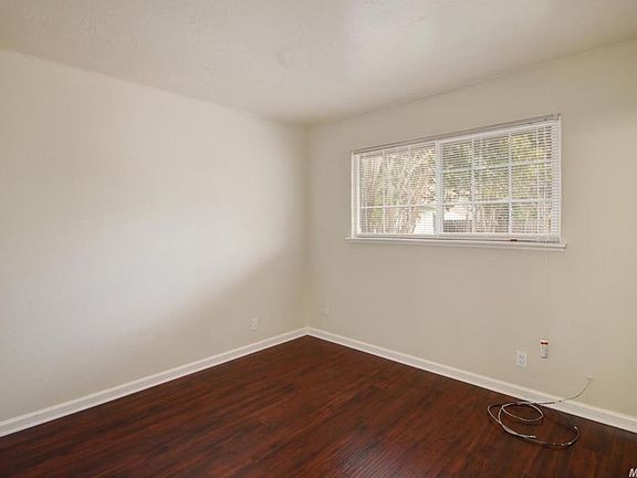 4th image of 2713 La Loma Dr