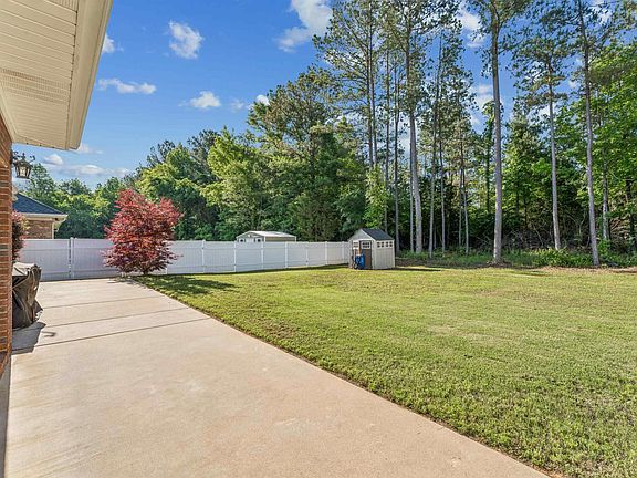 3rd image of 84 N Creek Dr