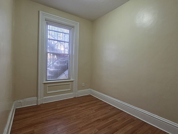 4th image of 105 Beers St #L