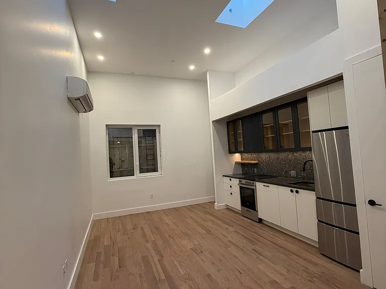 228 N 7th St #117 — Photo 7