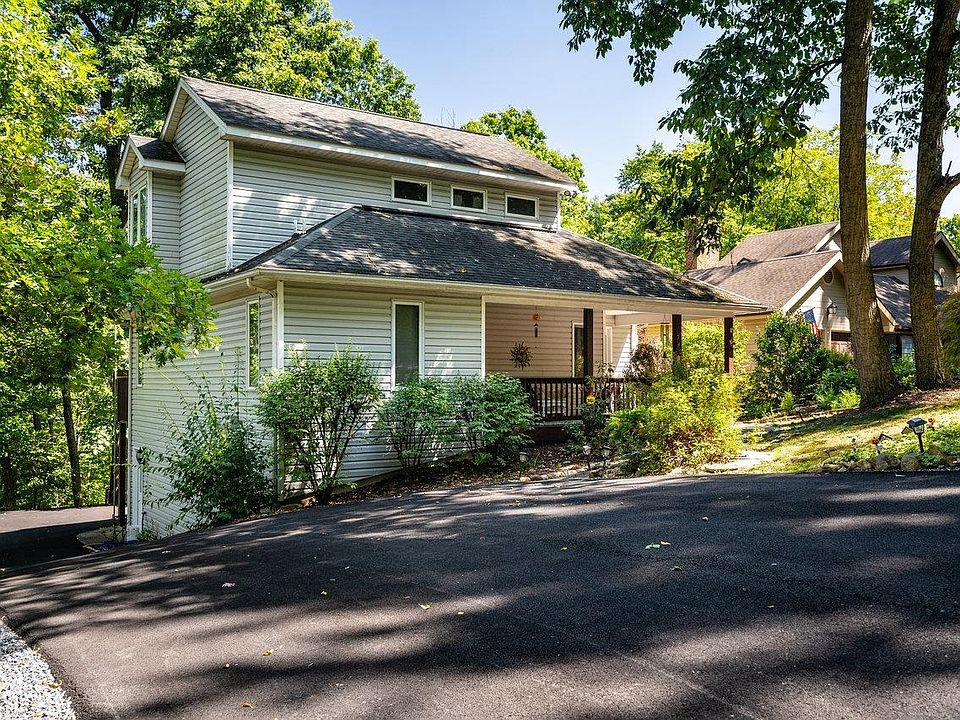 1st image of 740 Flower Dr