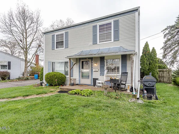 3692 Lakepointe Dr, Northwood, OH 43619