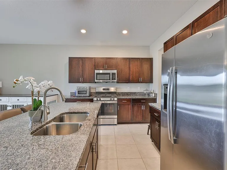 9454 Channing Hill Dr — Photo 2