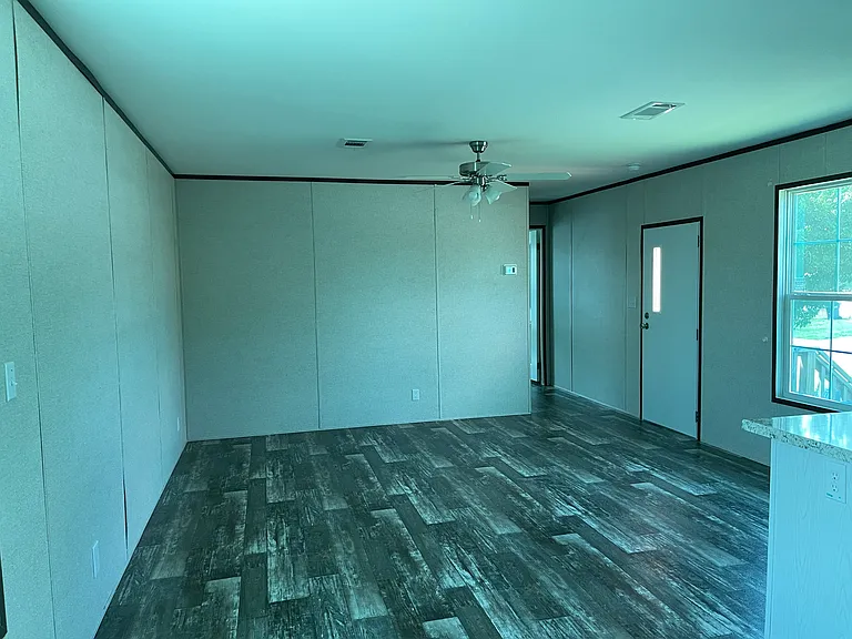 696A Pompeii Rd — Photo 6