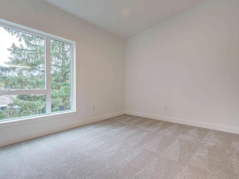 9757 SE Holgate Blvd — Photo 10