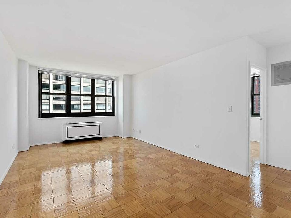 1st image of 200 E 72nd St APT 22F