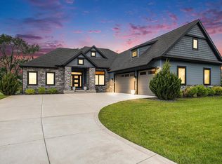 51601 Salem Meadows Dr, Granger, IN 46530