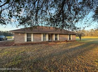 351 E McPherson Dr, Monticello, MS 39654