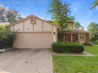 2179 Highsplint Dr, Rochester Hills, MI 48307
