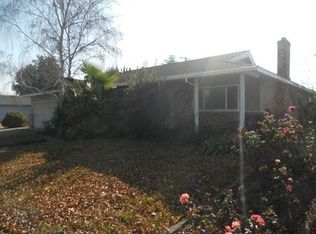 216 Gibson Rd, Woodland, CA 95695