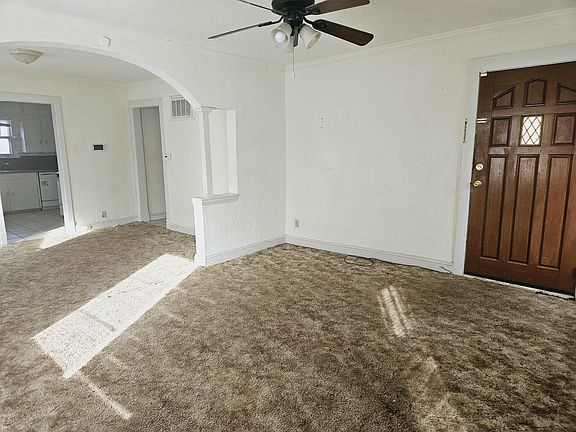 3rd image of 1614 E Pine Ave