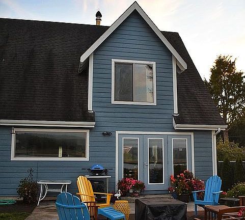 3rd image of 805 SE River View Ln